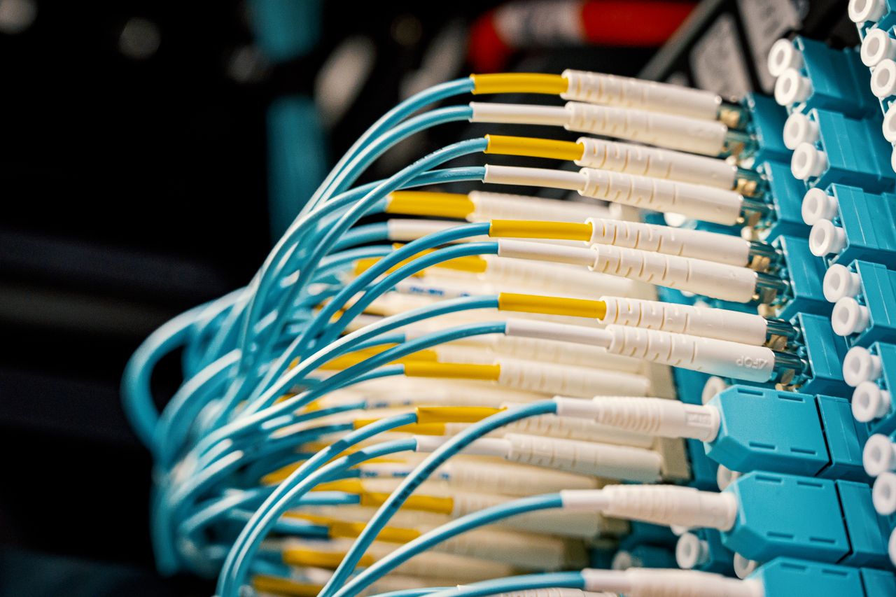 韩国服务器 CN2/BGP 网络线路机柜光纤跳线